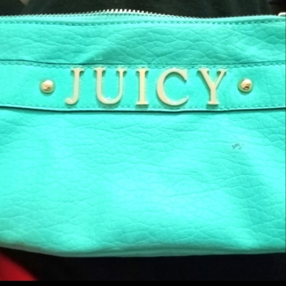 Juicy Couture. Wristlet in turquoise